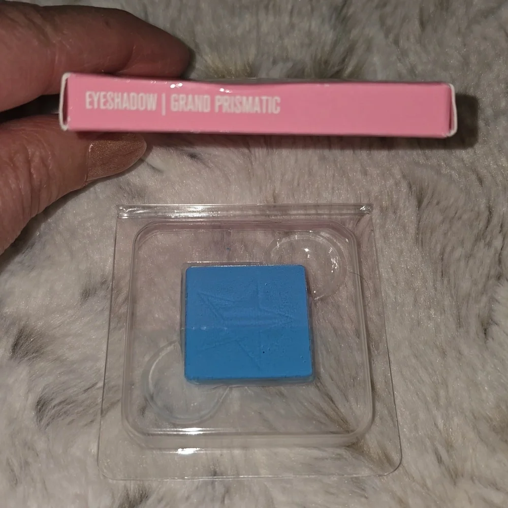 Jeffree Star Cosmetics Grand Prismatic Eyeshadow (Bright Blue) NWT